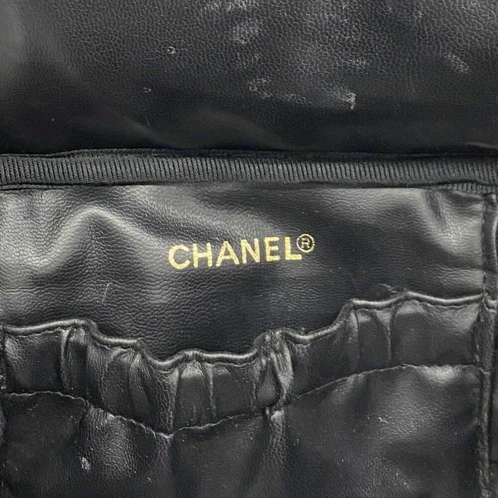 CHANEL Black Lambskin Leather Vanity Bag - Picture 5 of 11